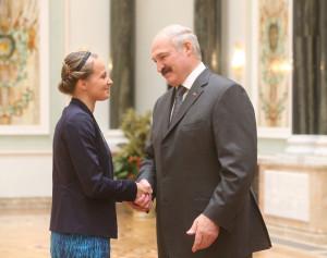 206211,31 Лукашенко вручил государственные награды