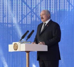 На снимке: выступает Александр Лукашенко.Фото Олега Фойницкого, БелТА.