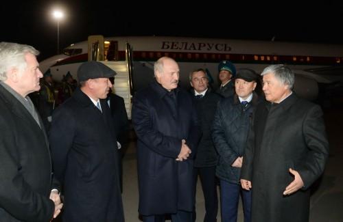 На снимке: Александр Лукашенко прибыл в Казахстан.Фото Андрея Стасевича, БелТА.