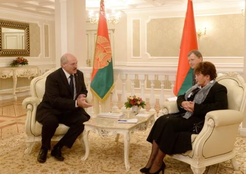 На снимке: Александр Лукашенко и Жужанна Якаб.Фото Андрея Стасевича, БелТА.
