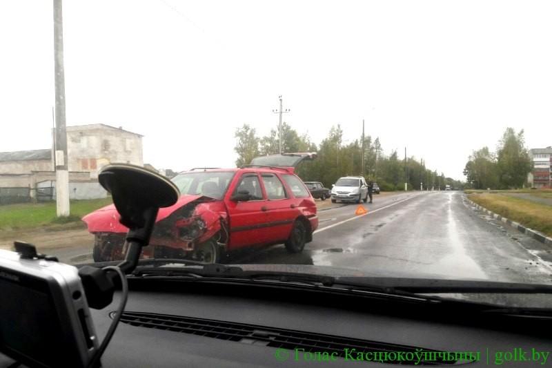ДТП: Сразу три автомобиля столкнулись сегодня утром в Костюковичах (+ 5 фото)