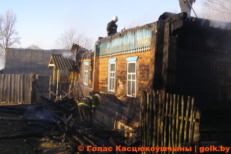 ЧП: Выжигание сухой растительности привело к возгоранию жилого дома в Костюковичском районе