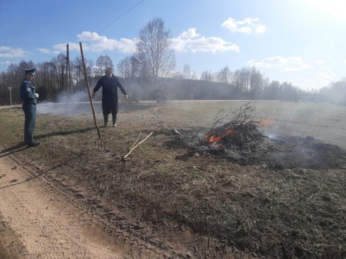 В Костюковичском районе проведен рейд по предупреждению выжигания сухой растительности
