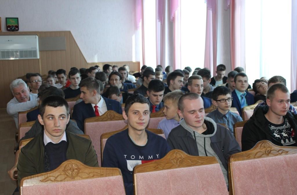 В День призывника юноши Костюковщины получили повестки в армию (фото)
