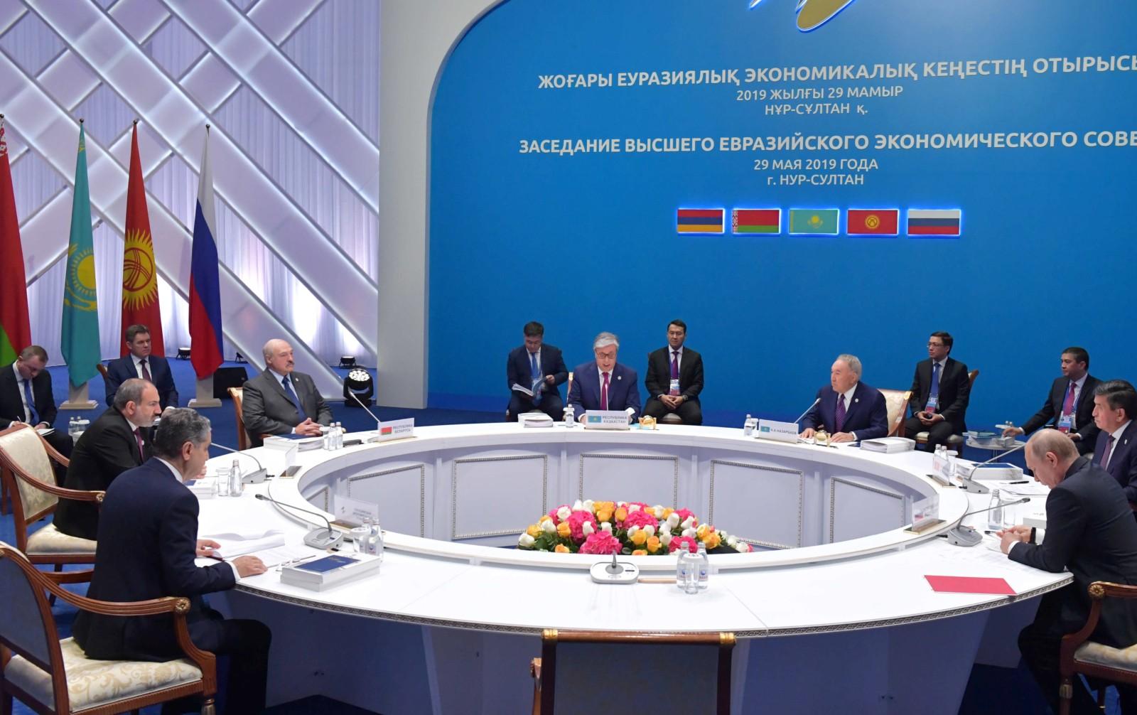 Тема недели: Юбилейный саммит ЕАЭС и двусторонние встречи - рабочий визит Лукашенко в Казахстан
