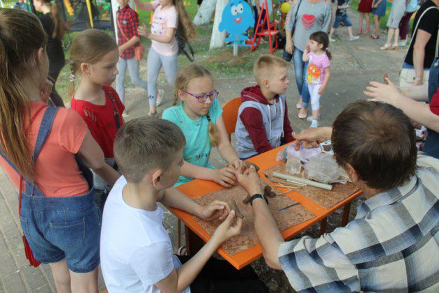 В канун Дня защиты детей в Костюковичах прошел праздник "Территория детства" (+фото)