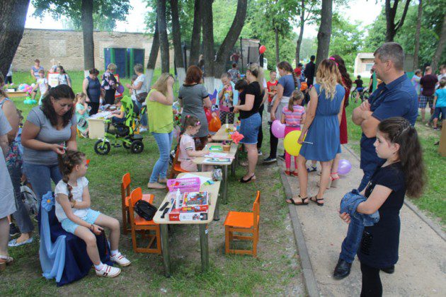 В канун Дня защиты детей в Костюковичах прошел праздник "Территория детства" (+фото)