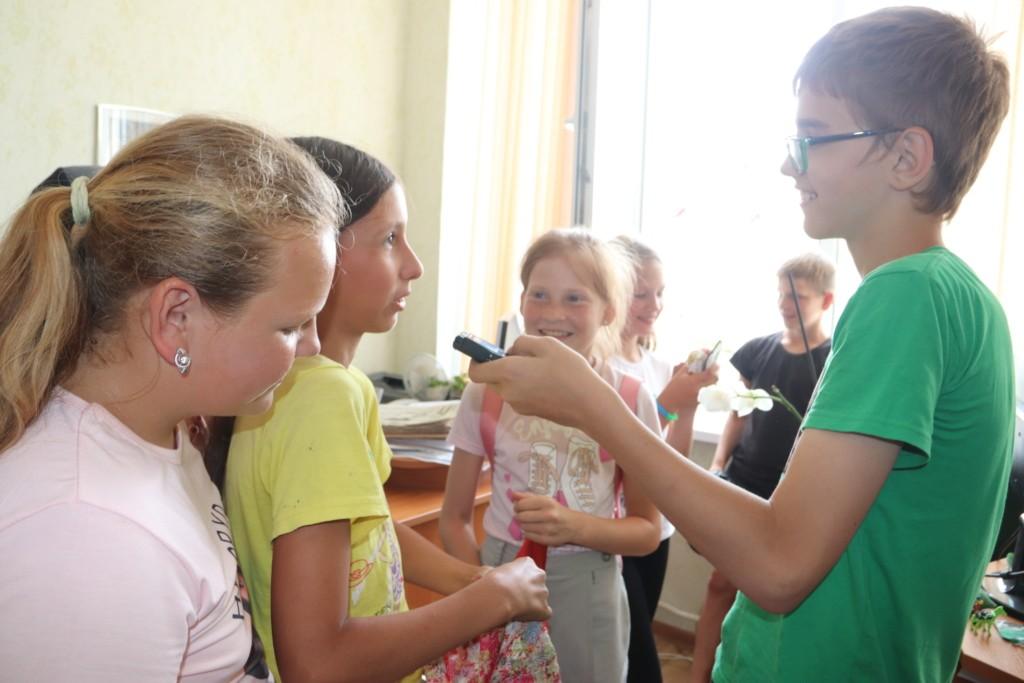 Дети из оздоровительного лагеря "Ромашка" побывали на экскурсии в редакции районной газеты (+фото)