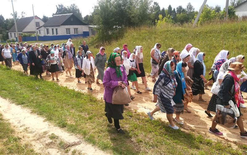 В минувшее воскресенье верующие преодолели около девяти километров, пройдя по маршруту Прусино-Костюковичи-Прусино