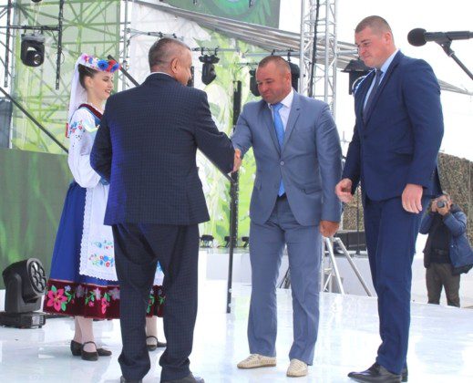 Передовиков агропромышленного комплекса Костюковичского района наградили на празднике "Купалье" в Александрии