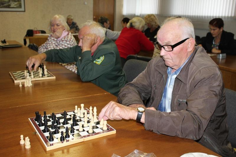 Шахматно-шашечный турнир среди ветеранов в Костюковичах (+ фото)