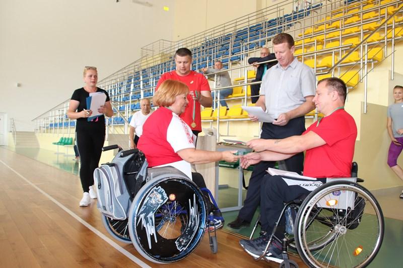 Третьи межрайонные открытые соревнования среди инвалидов-колясочников в Костюковичах