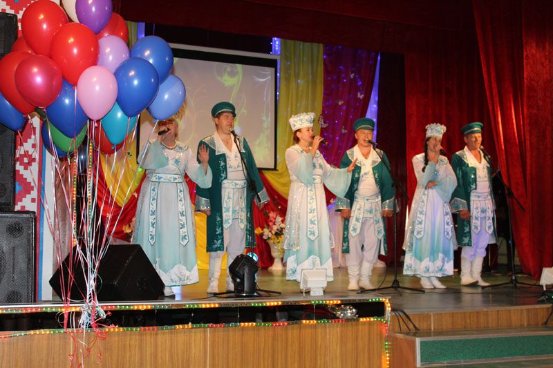 Учителей Костюковичского района поздравили с профессиональным праздником (+ фото)