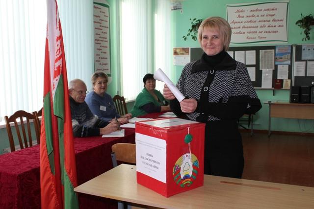 Досрочное голосование проходит на Тупичинском избирательном участке в Костюковичском районе