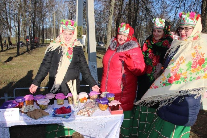 Суббота порадовала жителей Костюковичского района: Веселился народ на празднике "Гусінае свята" (+ фото)