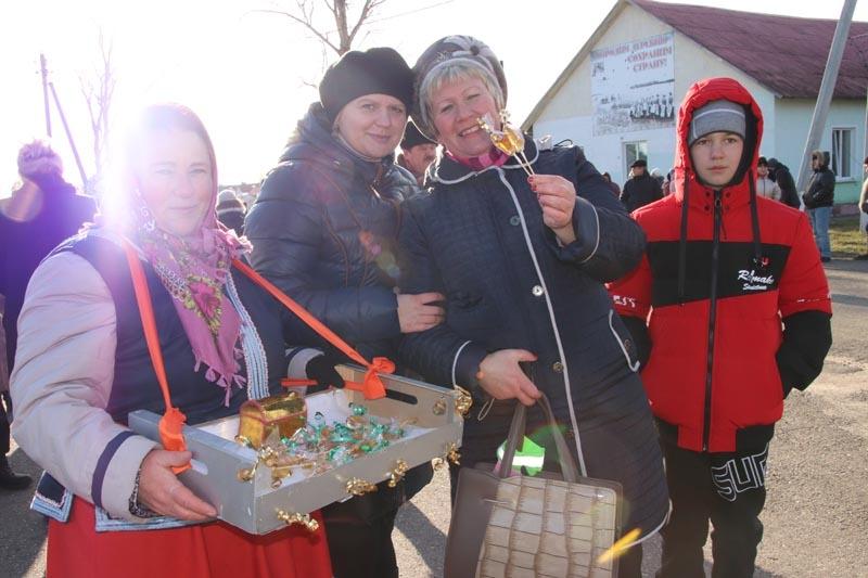 Суббота порадовала жителей Костюковичского района: Веселился народ на празднике "Гусінае свята" (+ фото)