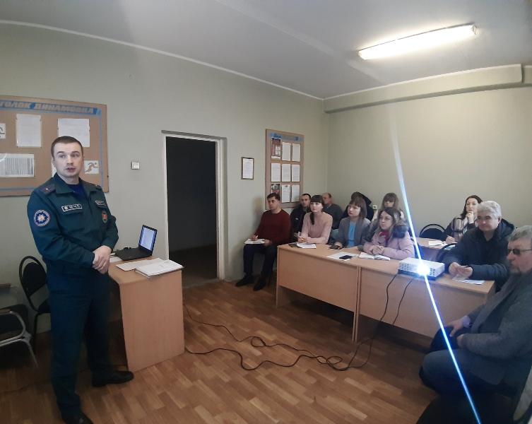На семинаре-практикуме в Костюковичском РОЧС обсудили актуальные вопросы по профилактике пожаров
