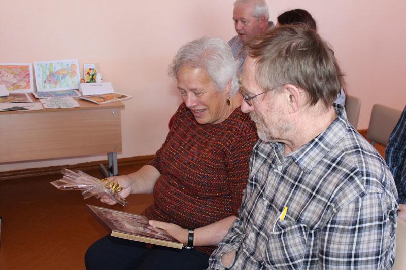 Немецкия друзья продолжают посещать социальные объекты Костюковичского района