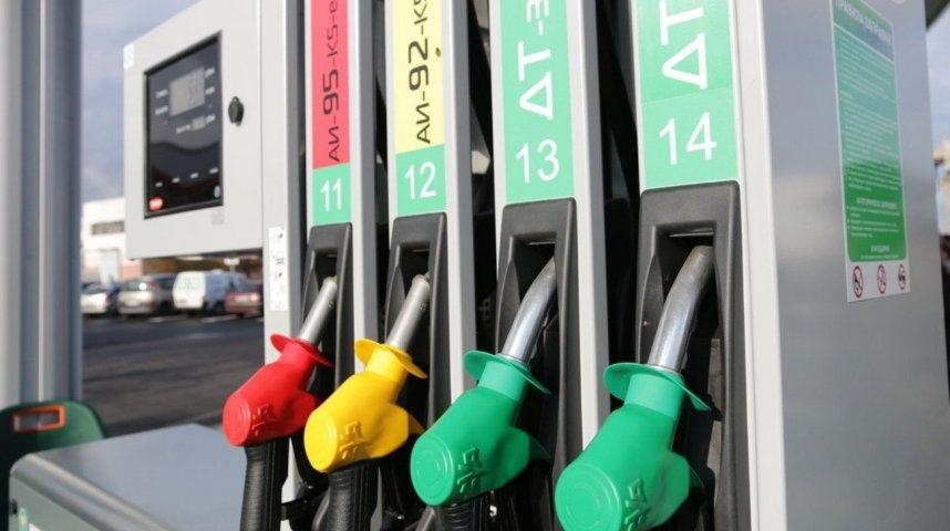 Топливо на АЗС в Беларуси с 12 апреля дешевеет на 1 копейку