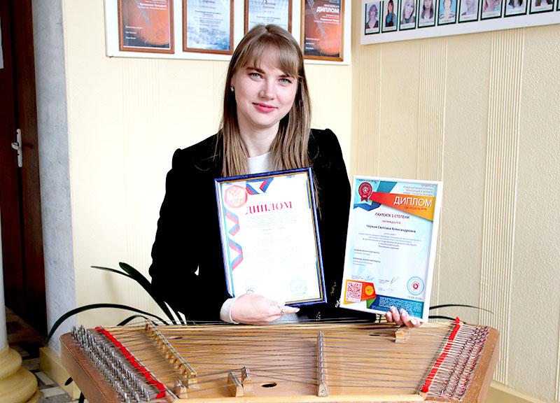Преподаватель по классу цимбал Костюковичской детской школы искусств стала победителем конкурса в Москве