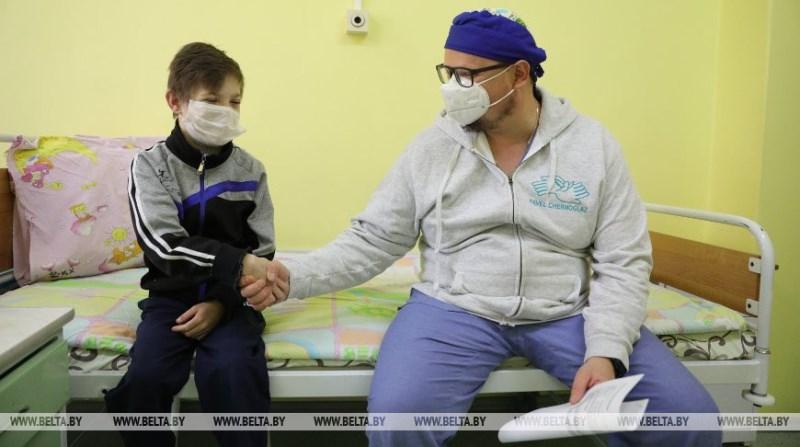Белорусские кардиохирурги провели уникальную операцию на трехстворчатом клапане у ребенка