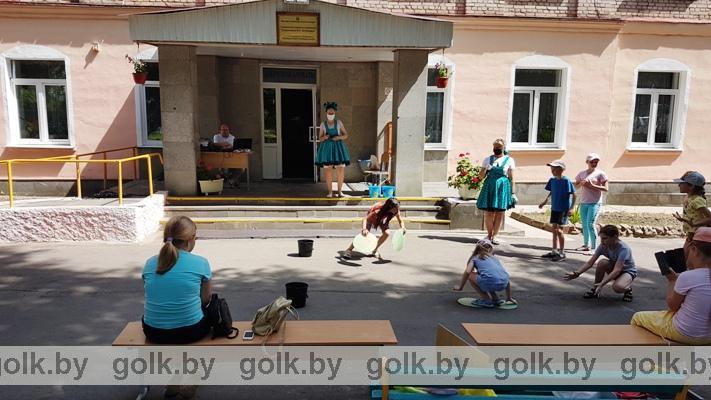 Цикл познавательно-развлекательных программ в летних лагерях города Костюковичи организовали работники культуры