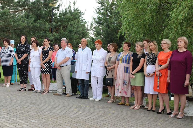 Руководство Костюковичского района поздравило медицинских работников с профессиональным праздником
