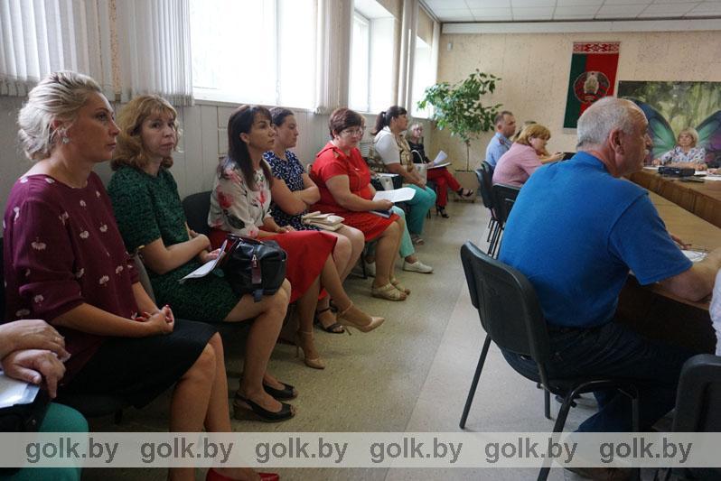 В Костюковичах на заседании Координационного совета учили жизни горе-родителей