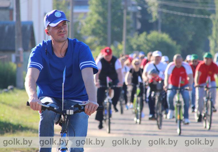 В Костюковичском районе около 50 человек приняли участие в велопробеге в честь Дня Независимости Республики Беларусь