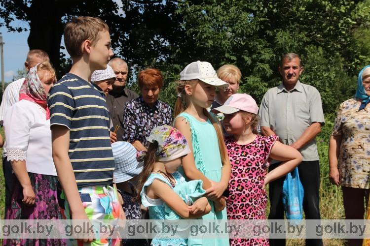 В Костюковичах в районе Слободы освятили возрожденный источник (фоторепортаж)