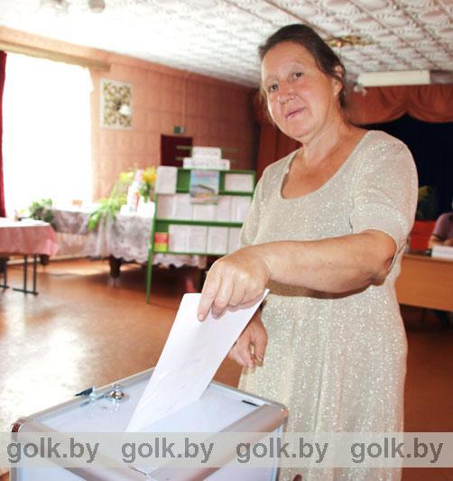 Пятый день досрочно голосуют в Костюковичах