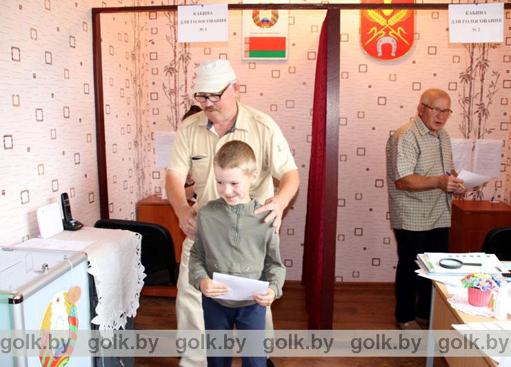 На Слободском избирательном участке № 8 в минуту голосует один человек