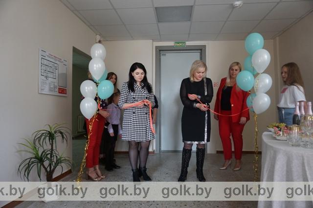 В Костюковичах в здании центральной районной аптеки открылась парикмахерская "Точка красоты" и студия маникюра "Алиса"
