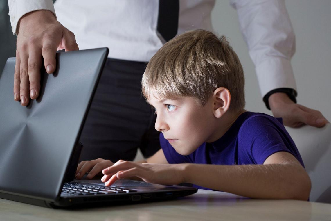 В ЮНИСЕФ рассказали, как обеспечить безопасность детей в интернете во время пандемии