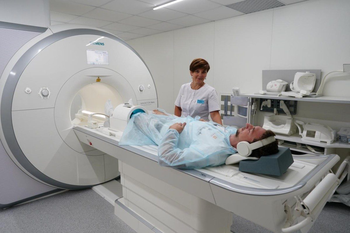 Медицинский центр «А Клиника» приглашает пройти МРТ-исследование на аппарате экспертного класса
