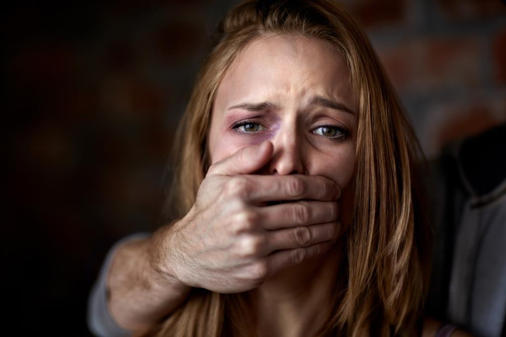 Насилие в семье: к чему это приводит и что делать