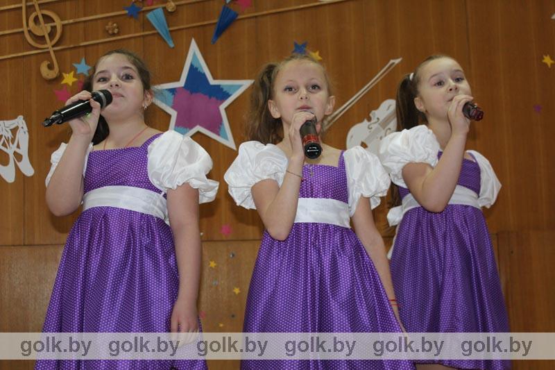 В Костюковичской ДШИ прошел отборочный этап смотр-конкурса детского творчества "Прыбяседскiя зорачкi"