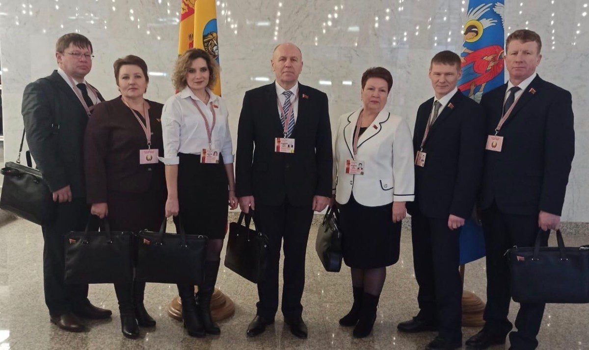 Делегация из Костюковичей прибыла во Дворец Республики для участия в форуме