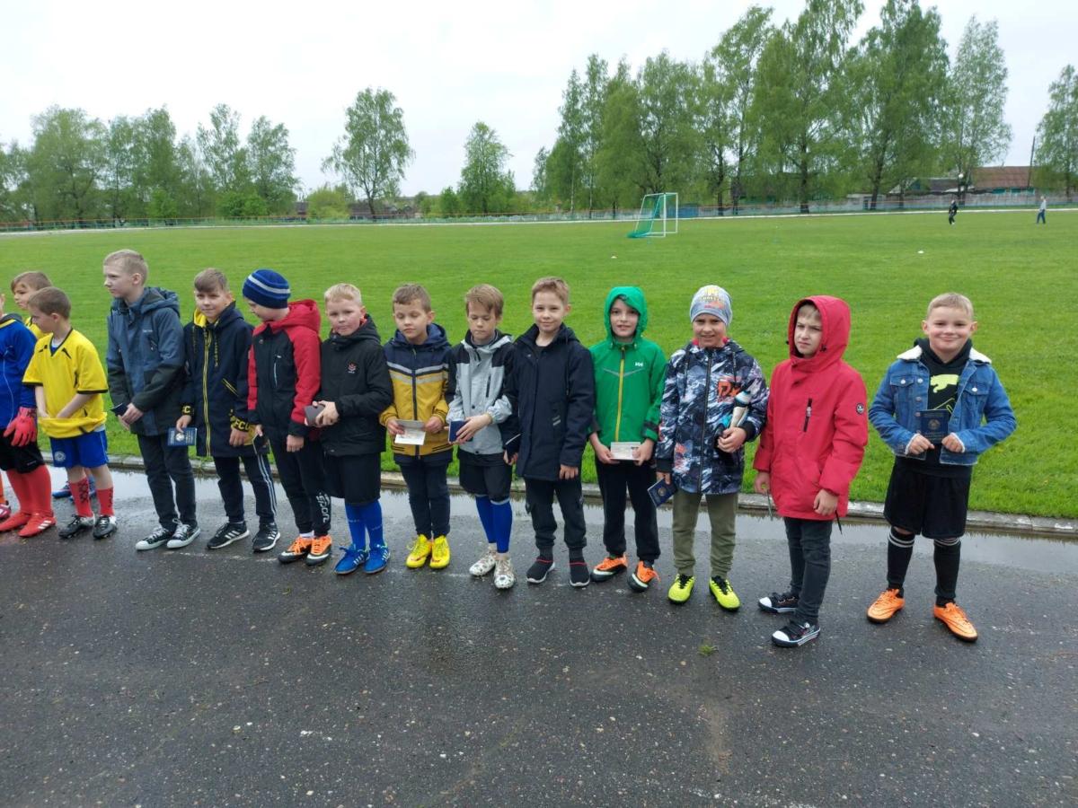 Сборная Костюковичского района стала победителем в соревнованиях по футболу «Кожаный мяч»