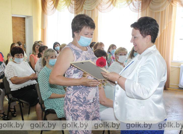В канун Дня потребкооперации в Костюковичском райпо прошло чествование лучших работников