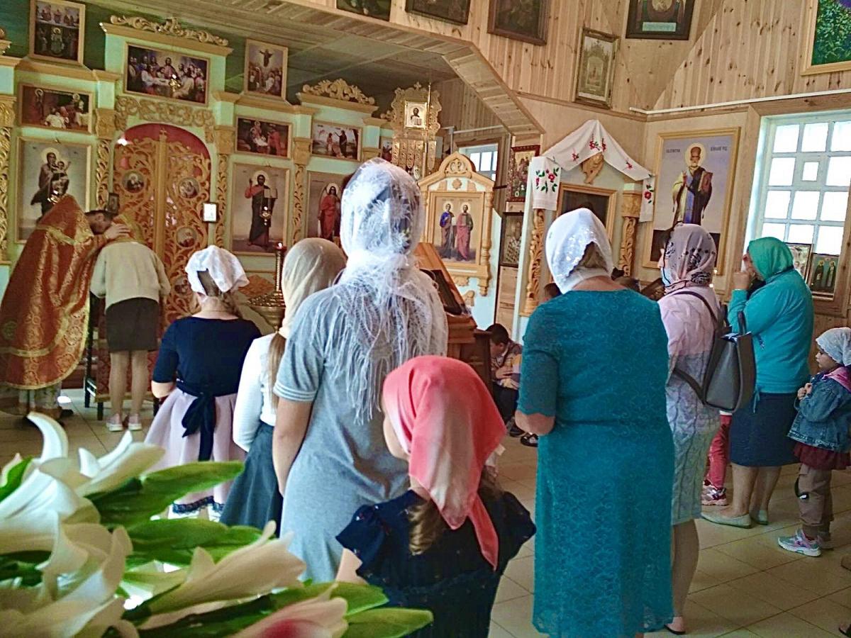 В храмах Костюковичского района прошло воскресное богослужение и молебен перед началом учебного года
