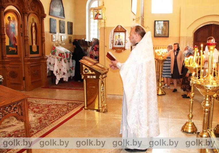 По случаю Яблочного Спаса божественные литургии прошли во всех храмах Костюковичского района. Фото