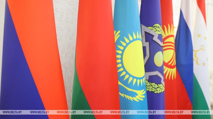 Лукашенко направился с визитом в Таджикистан на саммиты ОДКБ и ШОС