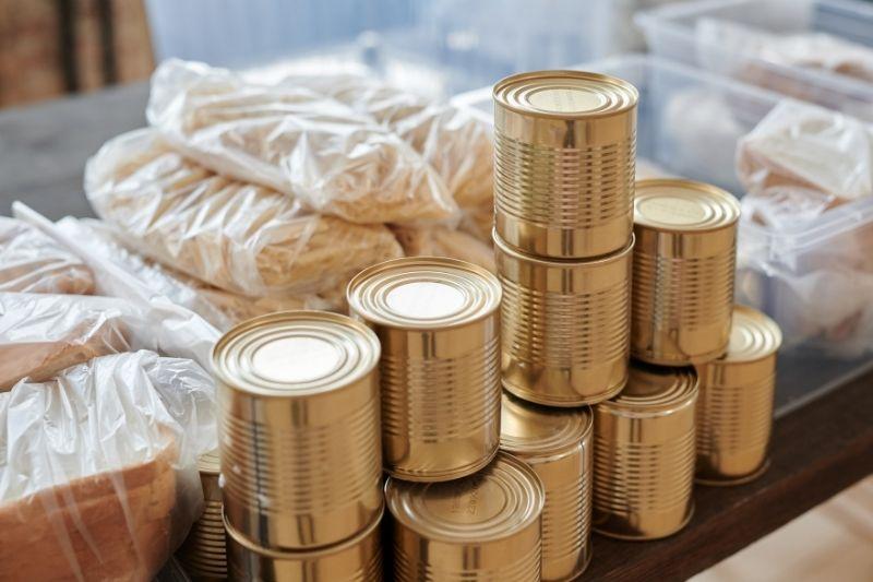 Некачественные мясные консервы обнаружили в продаже в Могилеве