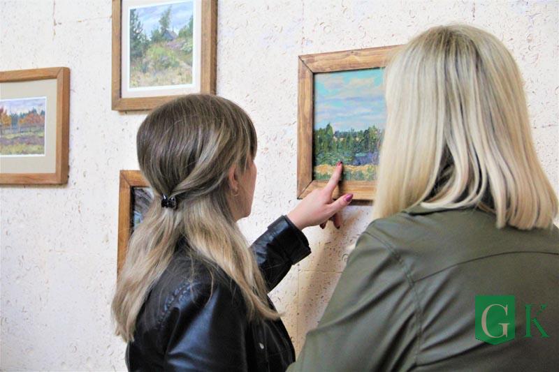 Выставка живописи «Месца» Евгения Чехунова открылась в районном музее. Фото