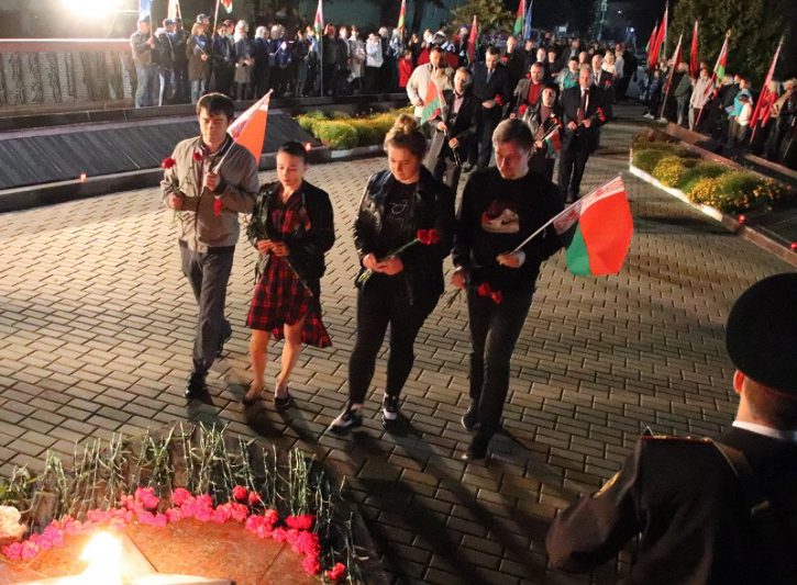 Участников республиканского автопробега «Символ единства» встречали в Костюковичах. Фото