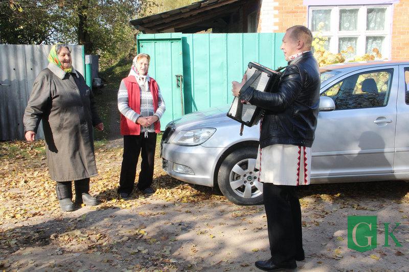 Жители деревень Новосамотевичского сельисполкома были искренне рады поезду "Забота". Фото