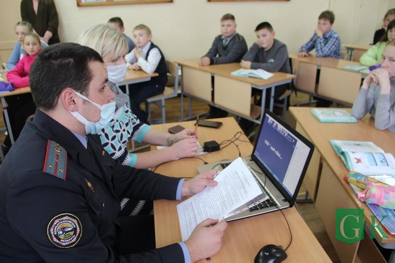 О безопасности на каникулах напомнили школьникам в Костюковичском районе