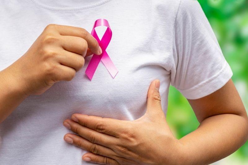 Рак молочной железы не приговор: онкологи - о новых методах лечения коварной болезни