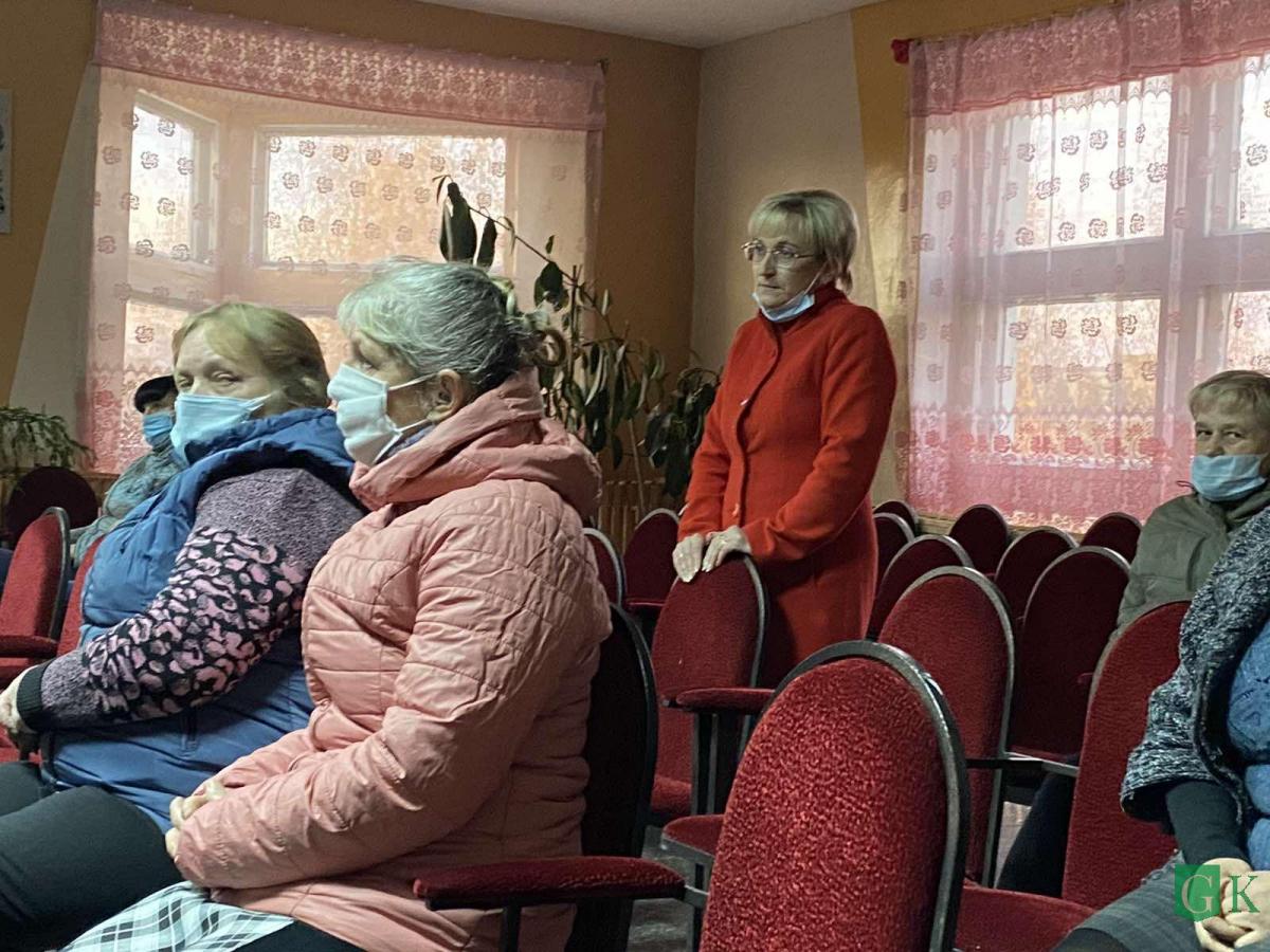 Председатель Костюковичского райисполкома Александра Михеенко встретилась с жителями агрогородка Шарейки